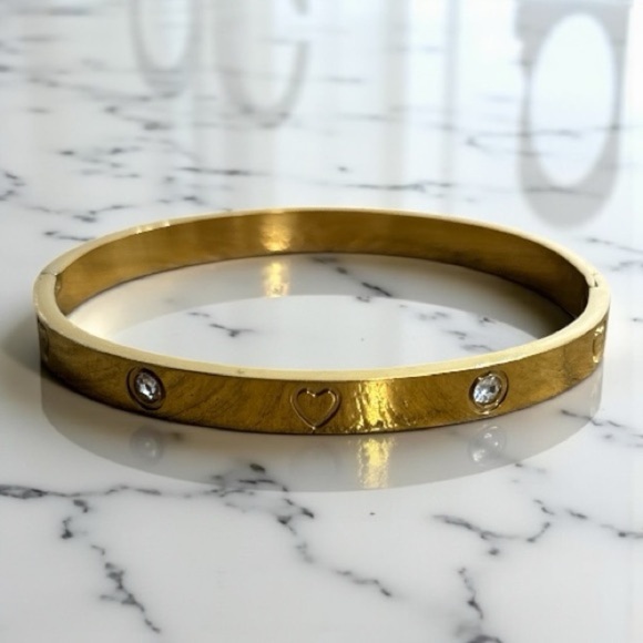 Gold Heart Bangle Bracelet - Picture 1 of 2